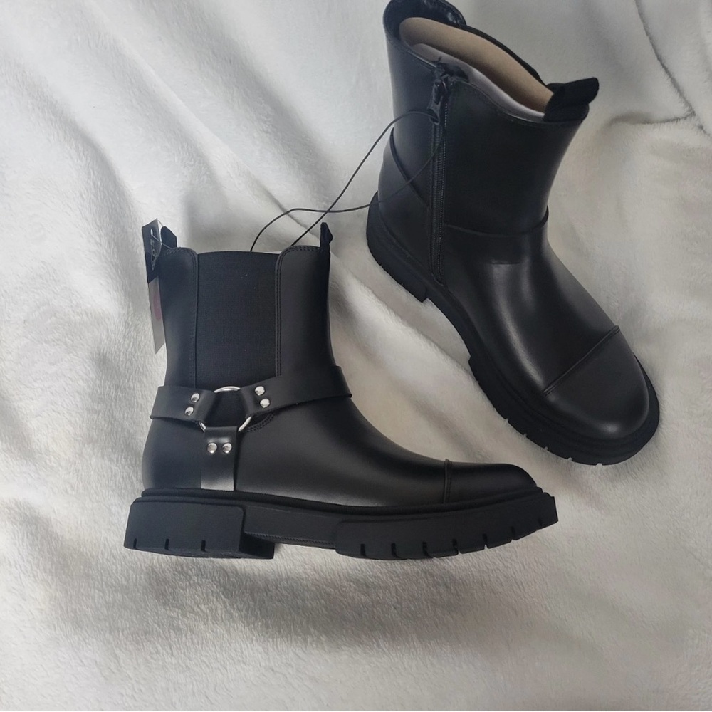 art class Black Lug Sole Chelsea Boots with Side Zipper - Picture 4 of 12